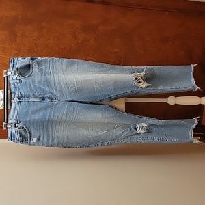 AEO | Light Wash Distressed Curvy Mom Jeans in size 14 Long
